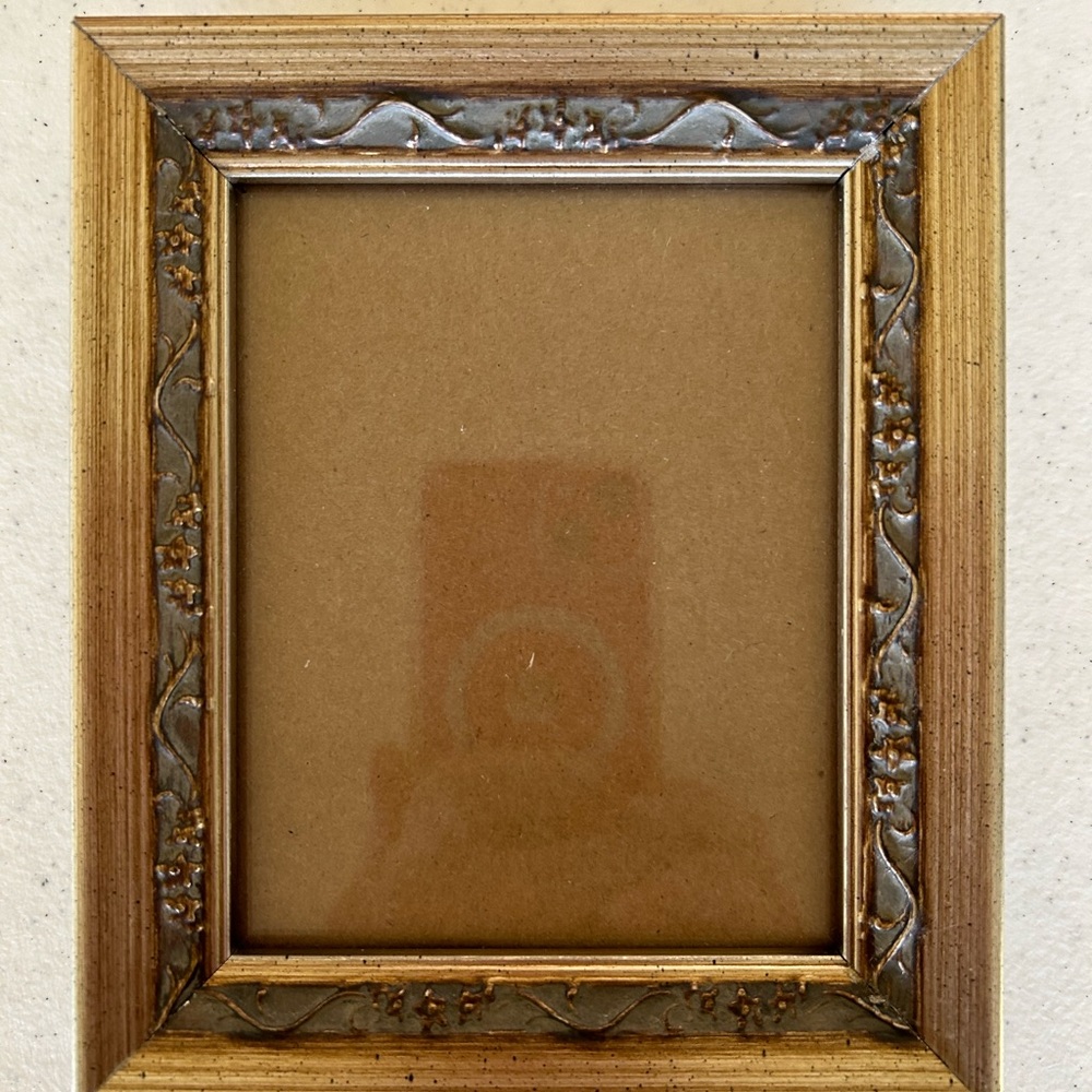 NWOT 3. 5” X 4.5” Picture Frame